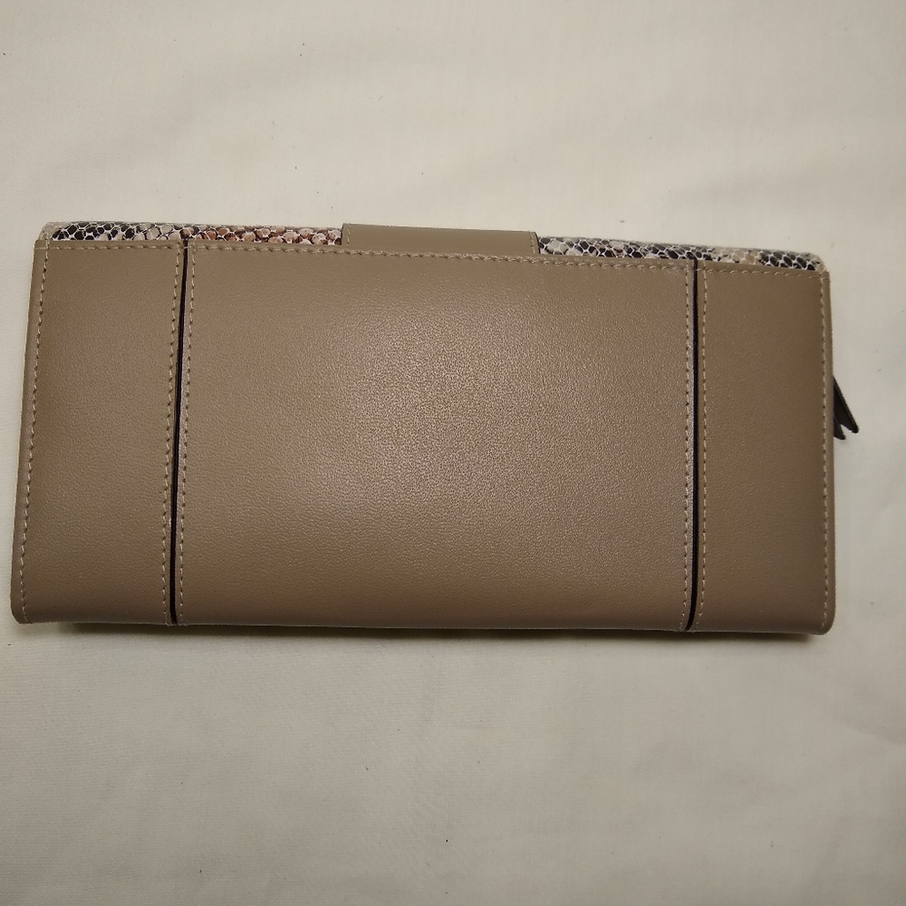 Wallet - Picture 2 of 5